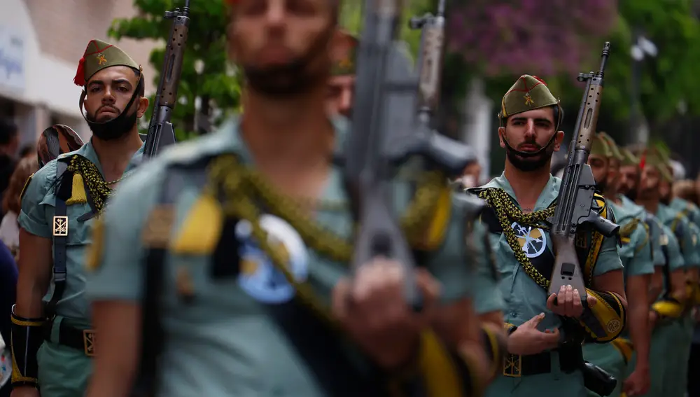 La Legión en la procesión de la Virgend e la Soledad y Quinta Angustia de Cabra (Córdoba)