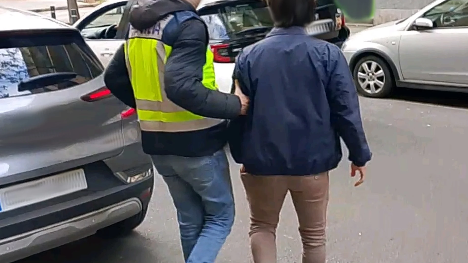 Uno de los jóvenes detenidos por la Policía Nacional REMITIDA / HANDOUT por POLICÍA NACIONAL Fotografía remitida a medios de comunicación exclusivamente para ilustrar la noticia a la que hace referencia la imagen, y citando la procedencia de la imagen en la firma 19/04/2025