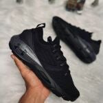 Las mejores ofertas de Amazon hoy, 20 de abril: zapatillas Under Armour, pantalones Levi’s y cazos Bergner a precio mínimo