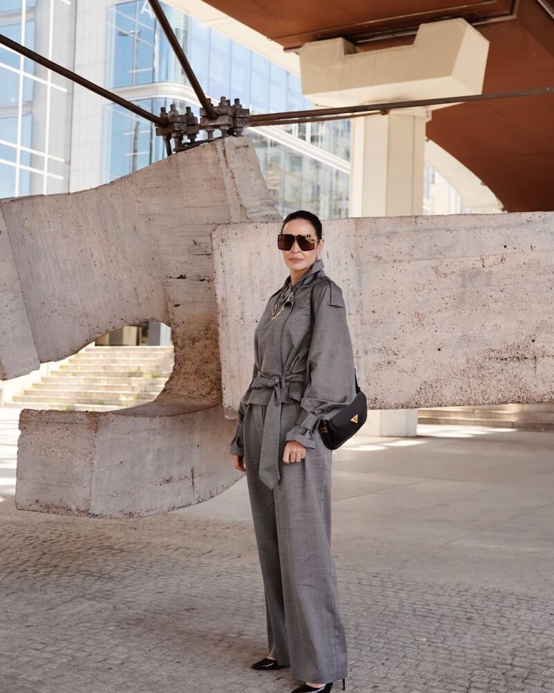 Vicky Martín Berrocal con look de oficina.