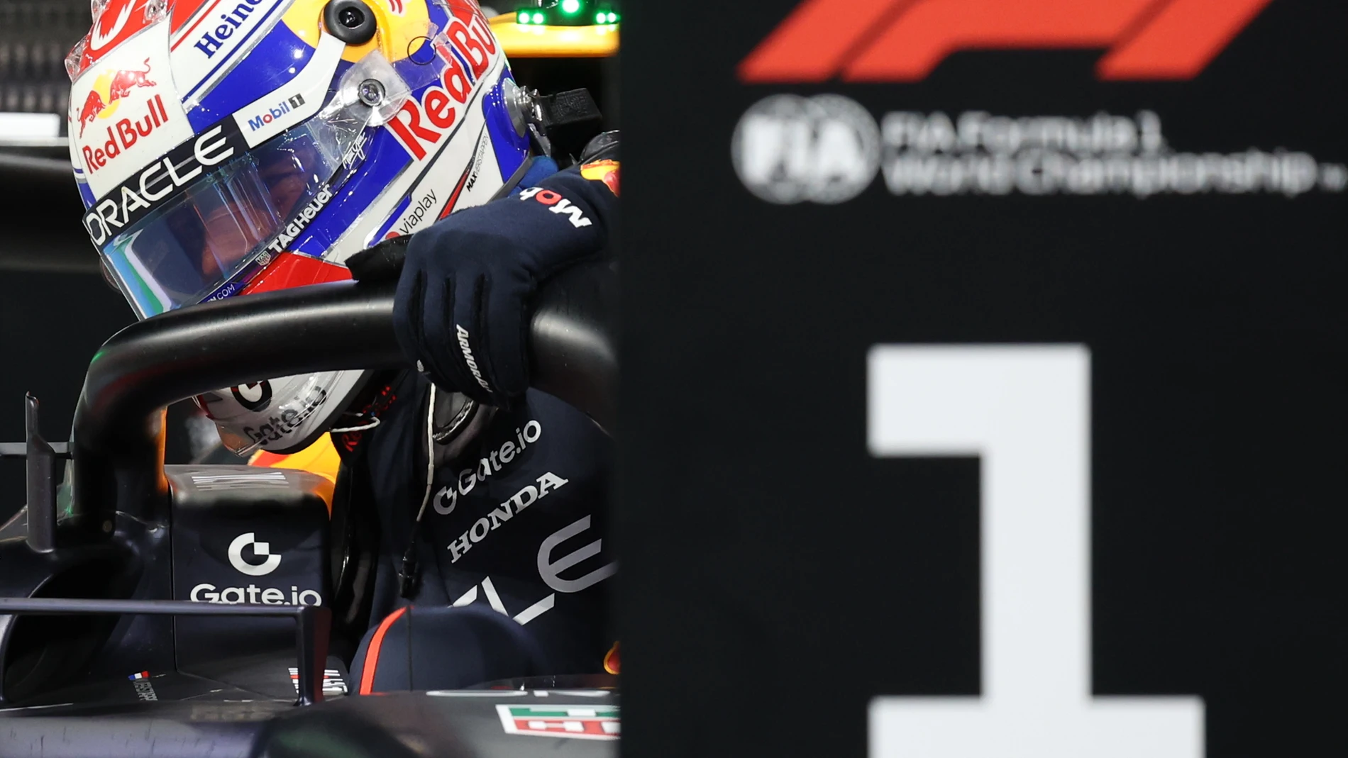 JEDDAH (Saudi Arabia), 19/04/2025.- Red Bull Racing driver Max Verstappen of Netherlands reacts after taking the pole position in the qualifying for the Formula 1 Saudi Arabian Grand Prix, in Jeddah, Saudi Arabia, 19 April 2025. The 2025 Formula 1 Saudi Arabian Grand Prix is held at the Jeddah Corniche Circuit on 20 April. (Fórmula Uno, Países Bajos; Holanda, Arabia Saudita) EFE/EPA/ALI HAIDER