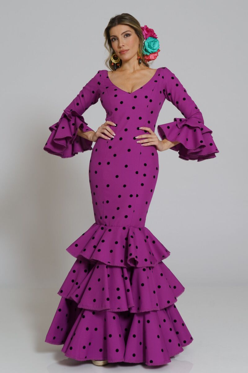 Traje de flamenca en buganvilla.