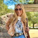 Marta Sánchez en Ibiza con look bohemio.