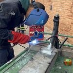 Un proyecto de innovación educativa permite a los alumnos del Colegio San Juan Bosco construir coches para 'derrapar'