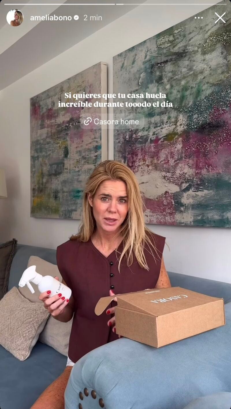 Amelia Bono con chaleco de lino.