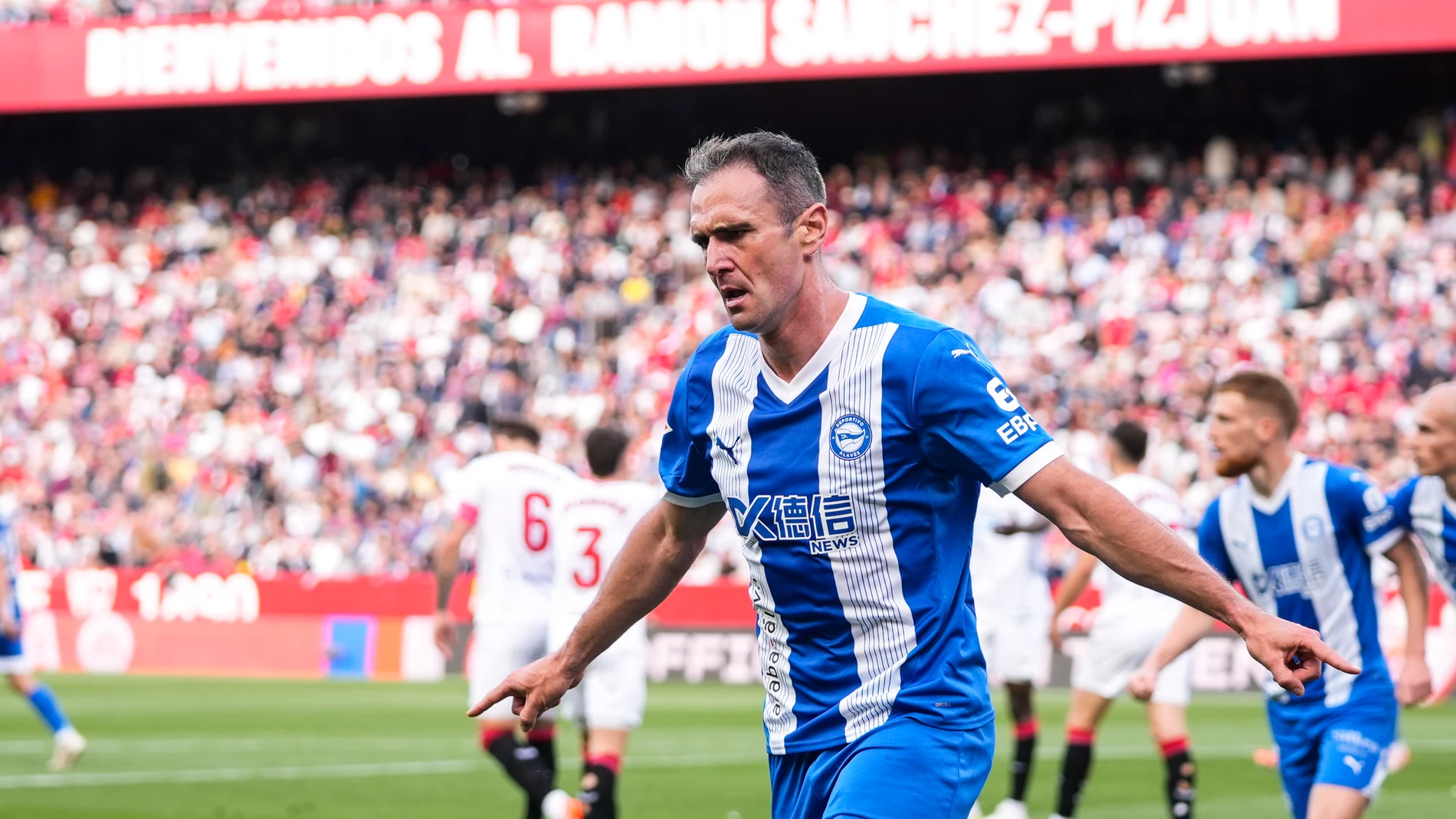 Kike Garcia of Deportivo Alaves celebrates a goal during the Spanish league, LaLiga EA Sports, football match played between Sevilla FC and Deportivo Alaves at Ramon Sanchez-Pizjuan stadium on April 20, 2025, in Sevilla, Spain. AFP7 20/04/2025 ONLY FOR USE IN SPAIN