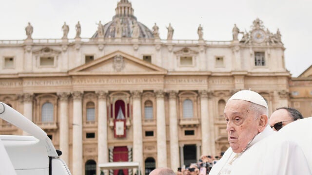 El Papa Francisco en la Plaza de San Pedro del Vaticano