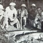 Imagen del diplomático Antonio Espinosa San Martín, segundo por la izquierda