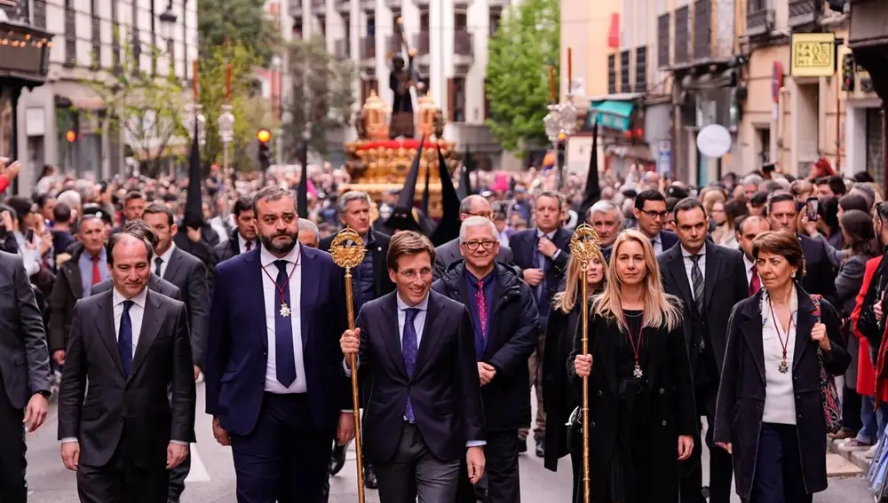 MADRID.-Almeida cree que Madrid superará los datos de afluencia turística en Semana Santa: "El turismo sigue viniendo en masa"