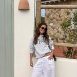 María Pombo con look deportivo.