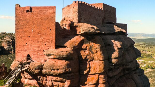 Más datos sobre el Castillo Rojo: está construido sobre un asentamiento musulmán