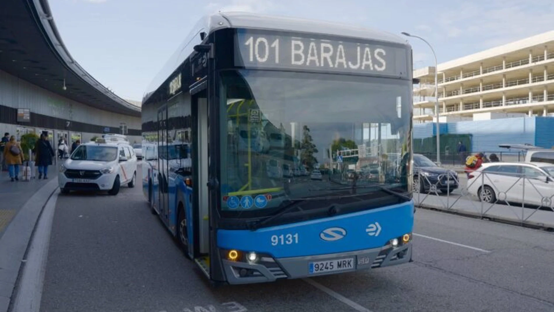 Los autobuses de EMT contarán con Inteligencia Artificial tras el verano para detectar ocupaciones indebidas en paradas
