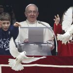 Francisco, el Papa que alzó la voz contra las guerras y clamó "vergüenza" por los migrantes
