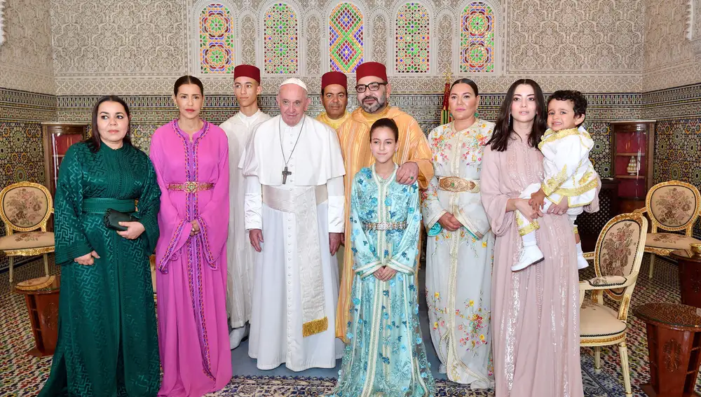 La familia real de Marruecos junto al Papa Francisco