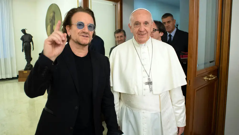 Bono, de U2, junto al Santo Padre