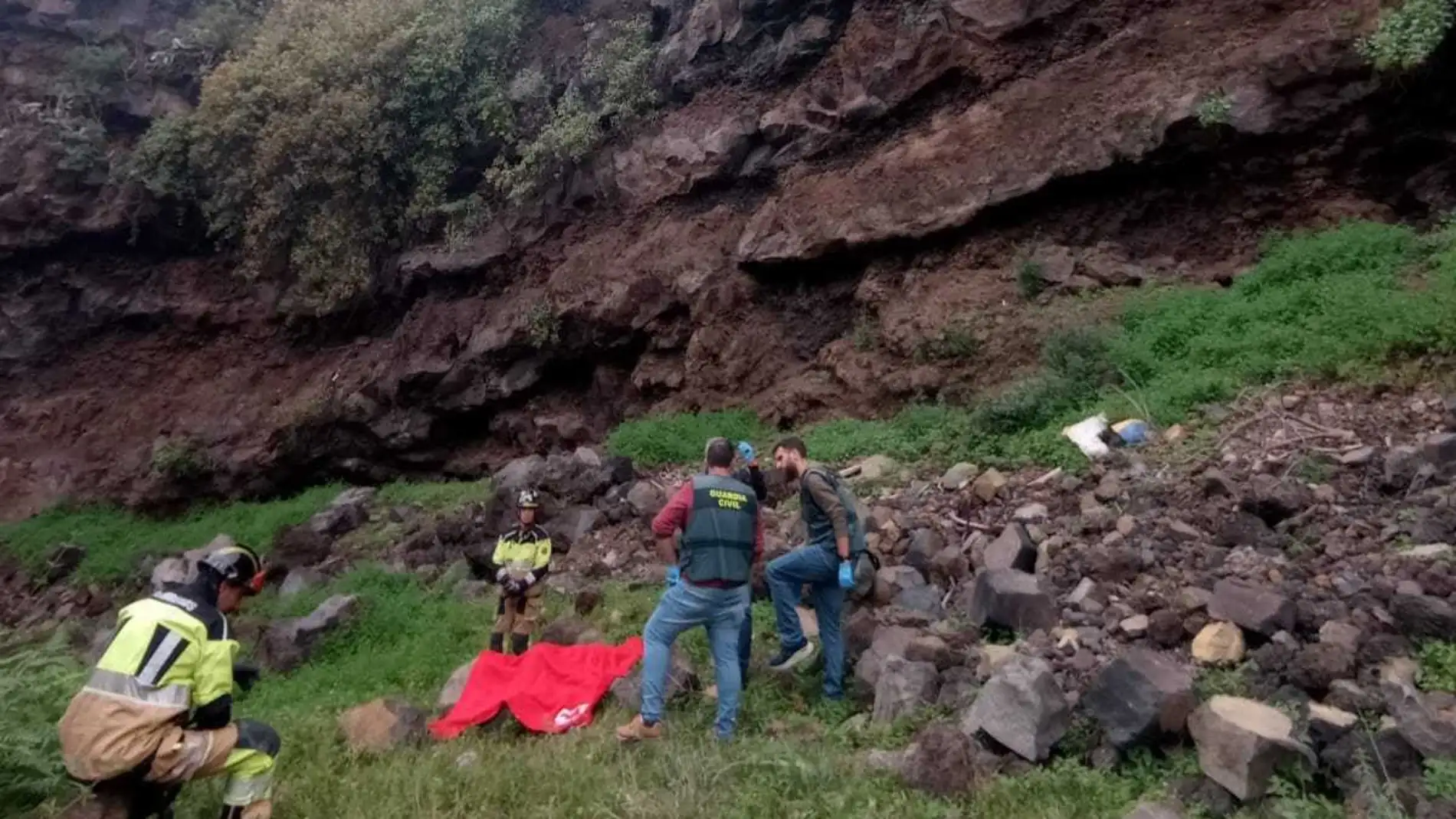Encuentran el cuerpo sin vida de un hombre en un barranco de Tenerife