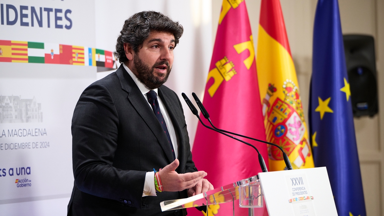 López Miras califica de "profundamente injusto, desigual y arbitrario" el decreto sobre el reparto de menores migrantes