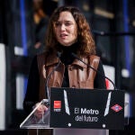 Ayuso visita la exposición ‘Nuevo Tren de Metro de Madrid’