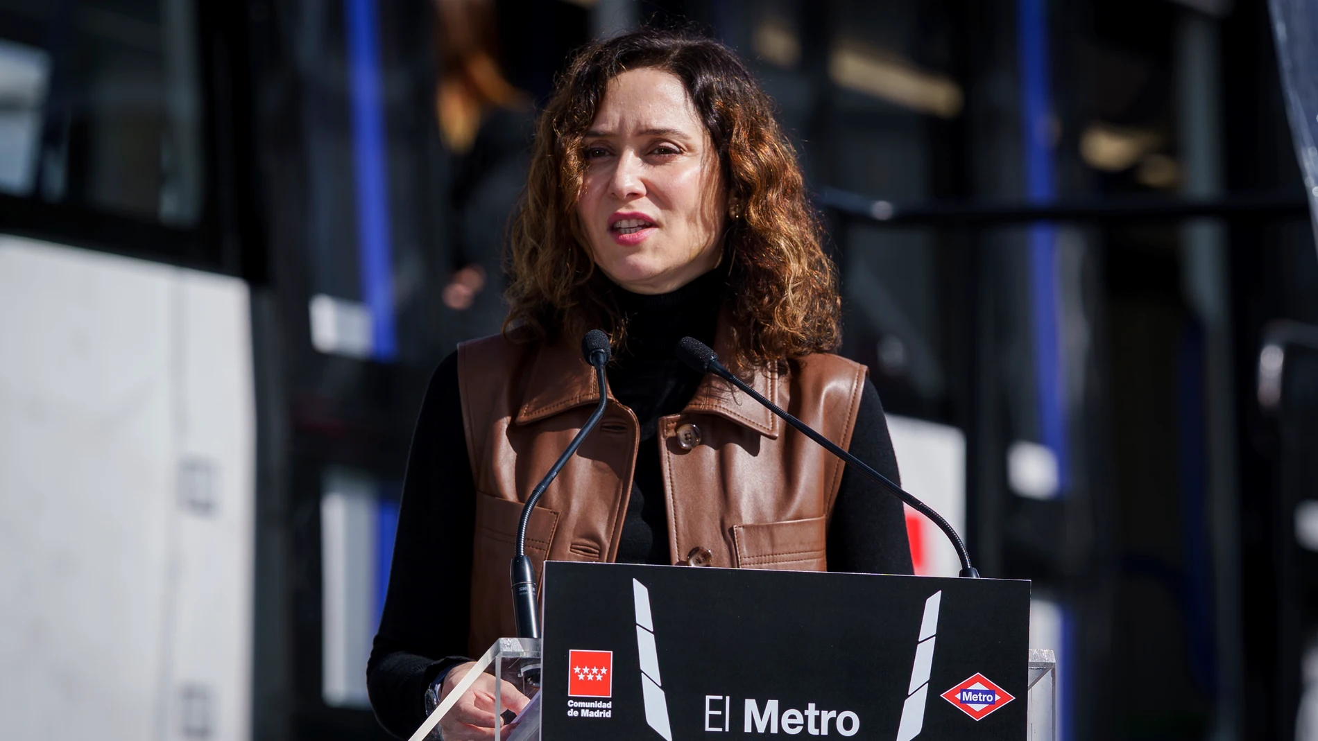 La presidenta de la Comunidad de Madrid, Isabel Díaz Ayuso, visita la exposición ‘Nuevo Tren de Metro de Madrid’, a 21 de abril de 2025, en Madrid (España). La exposición expone una maqueta a tamaño real del nuevo vehículo automatizado que circulará por la Línea 6 del Metro de Madrid.21 ABRIL 2025A. Pérez Meca / Europa Press21/04/2025