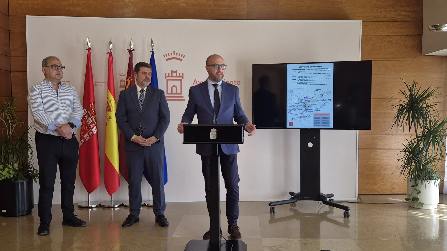 El transporte público y los aparcamientos disuasorios serán gratuitos este martes por el Bando de la Huerta