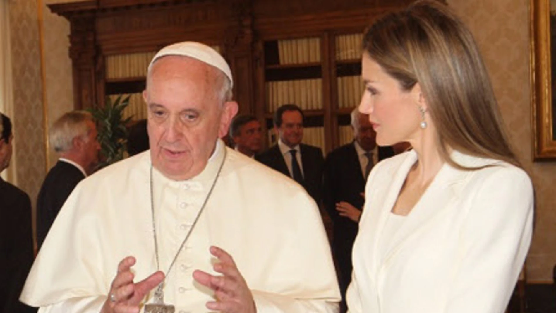 El Papa Francisco junto a la Reina Letizia
