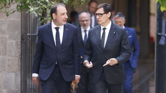 El presidente de la Generalitat, Salvador Illa, y el conseller de Justicia, Ram&oacute;n Espadaler