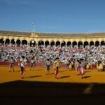 Un festejo taurino en la plaza de toros de la Real Maestranza de Caballería de Sevilla