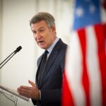 Feijóo avisa a Sánchez que es una "cacicada" aprobar un plan militar sin el Congreso y pide a Díaz irse si no lo apoya