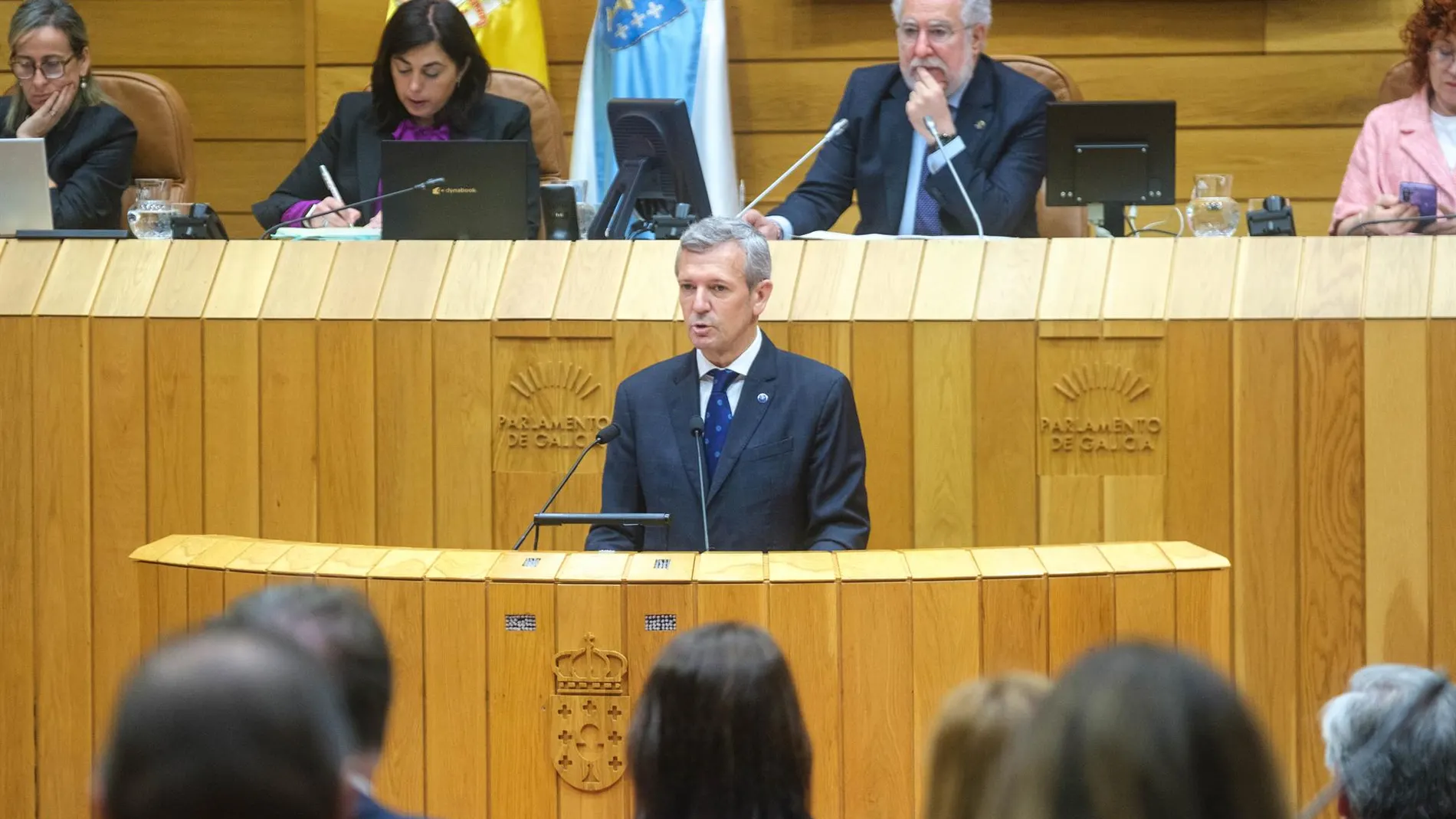 Rueda acusa al Gobierno de discriminar a Galicia y endurecer "la vara de medir medioambiental" con Altri