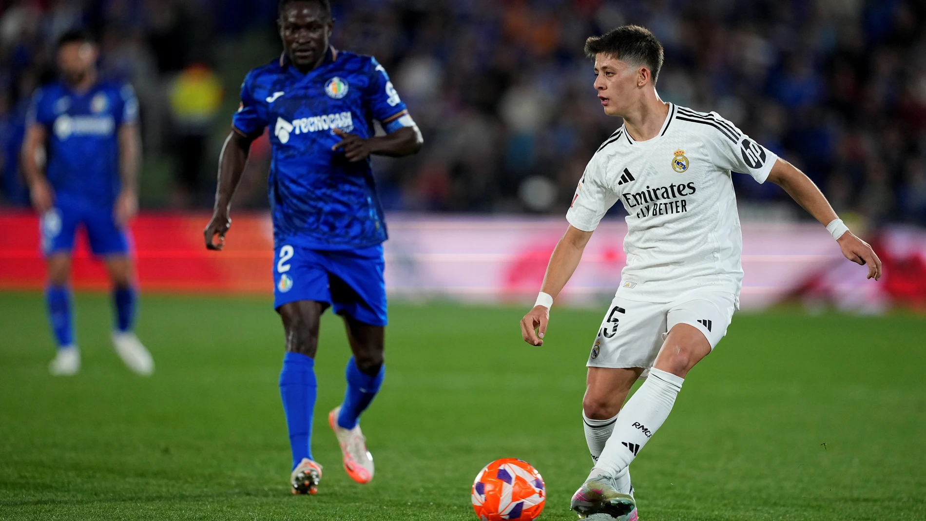 Arda Guler of Real Madrid in action during the Spanish League, LaLiga EA Sports, football match played between Getafe CF and Real Madrid at Coliseum de Getafe stadium on April 23, 2025, in Getafe, Spain. AFP7 23/04/2025 ONLY FOR USE IN SPAIN