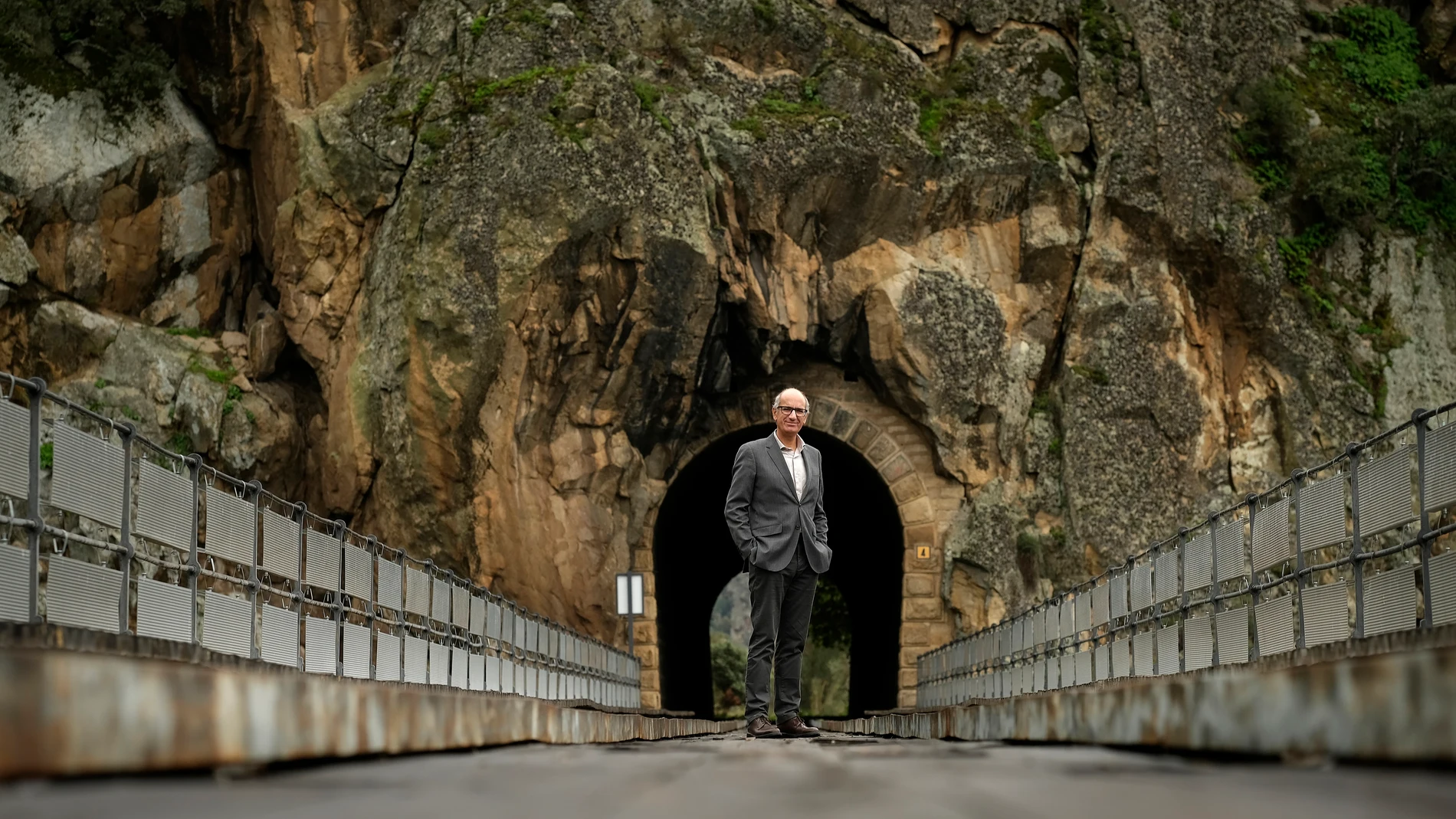 El presidente de la Diputación de Salamanca, Javier Iglesias, en el Camino del Hierro