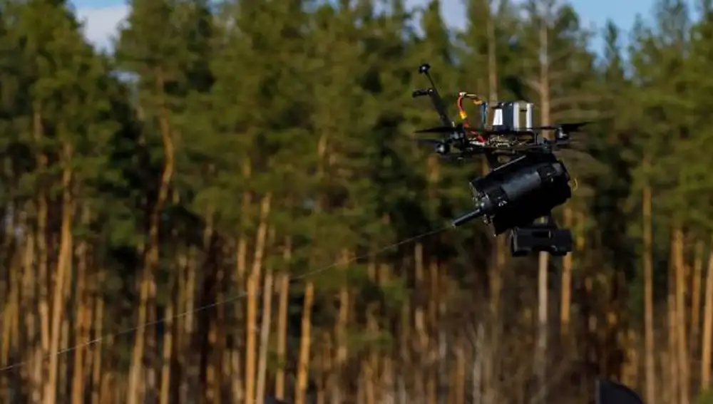 Dron con fibra óptica en la demostración de Brave1.