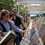 CATALUNYA.-AMP.- Sant Jordi.- Cercas, Bosch, Dueñas, Sala i Martín y Dicker, entre los más vendidos en un año récord