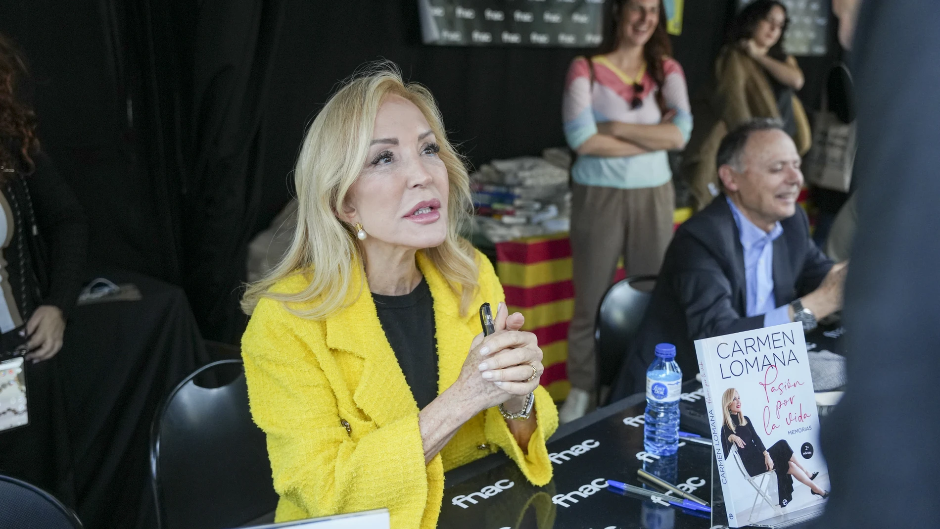 Carmen Lomana y su look para Sant Jordi 2025 en Barcelona.