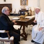 El arzobispo de Sevilla y el Papa Francisco en un encuentro en el Vaticano