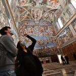 Papa.- El Vaticano cierra la Capilla Sixtina a partir del lunes, 28 de abril, "por necesidades del Cónclave"