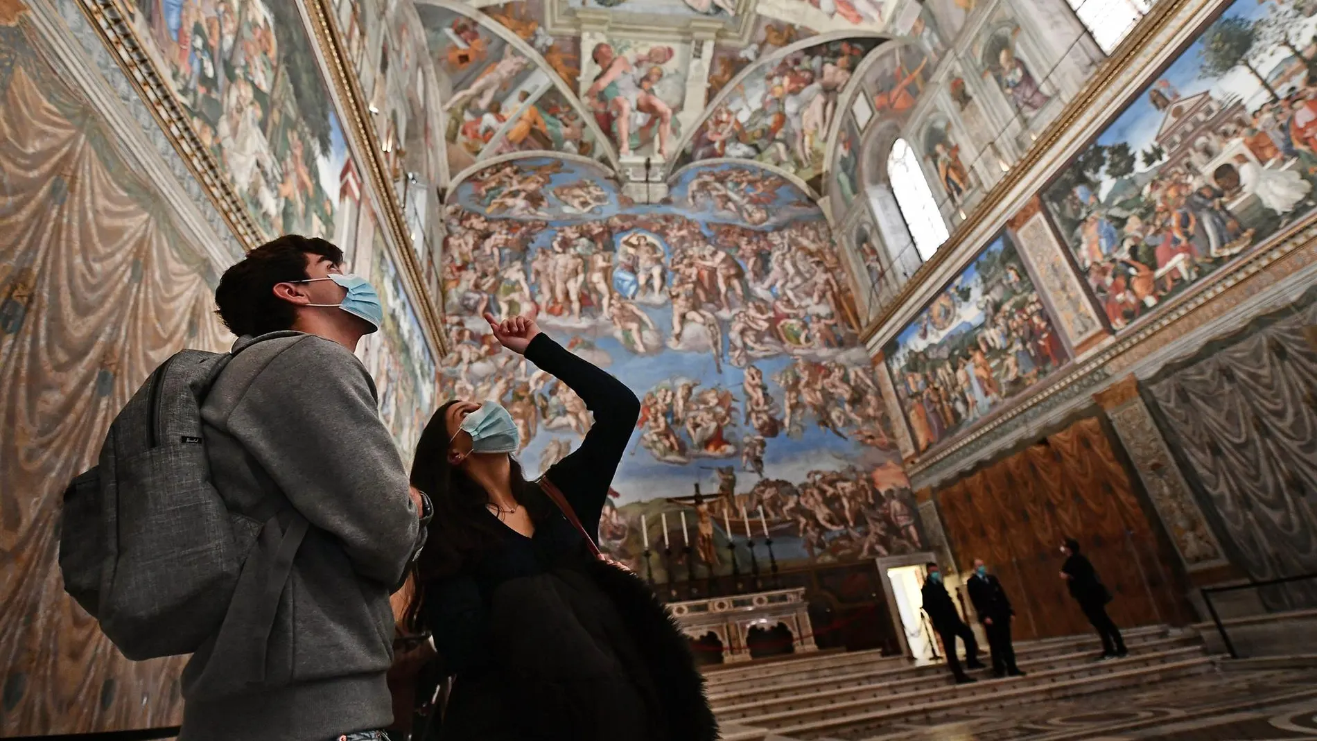 Papa.- El Vaticano cierra la Capilla Sixtina a partir del lunes, 28 de abril, "por necesidades del Cónclave"