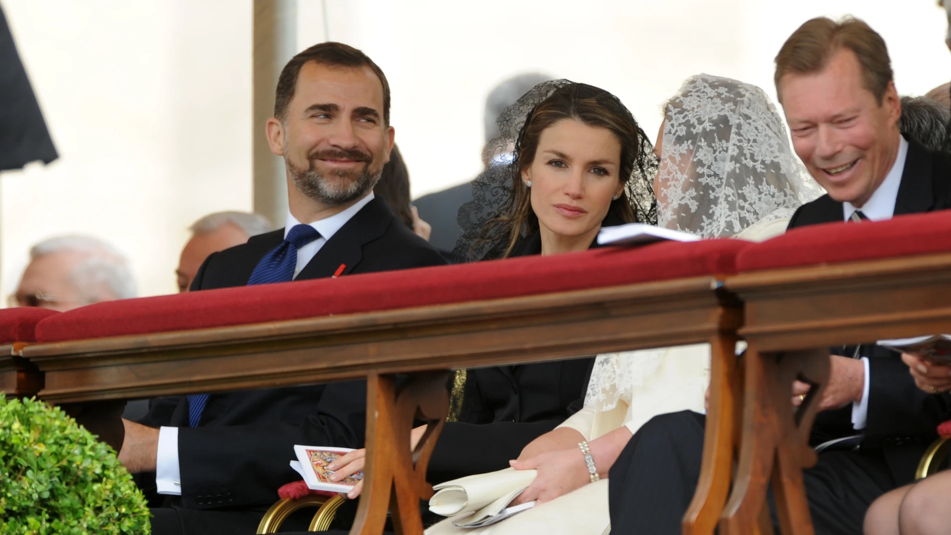 La Reina Letizia con mantilla.