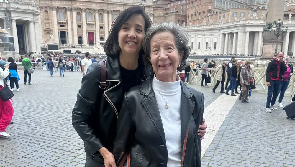 Juana Alcántara y su hija Elisa de Madrid