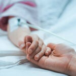 El permiso retribuido por hospitalización de un familiar no acaba con el alta del familiar