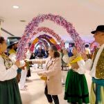 CANTABRIA.-El folclore cántabro y la diversidad cultural europea se fusionan este viernes en el Palacio de Festivales