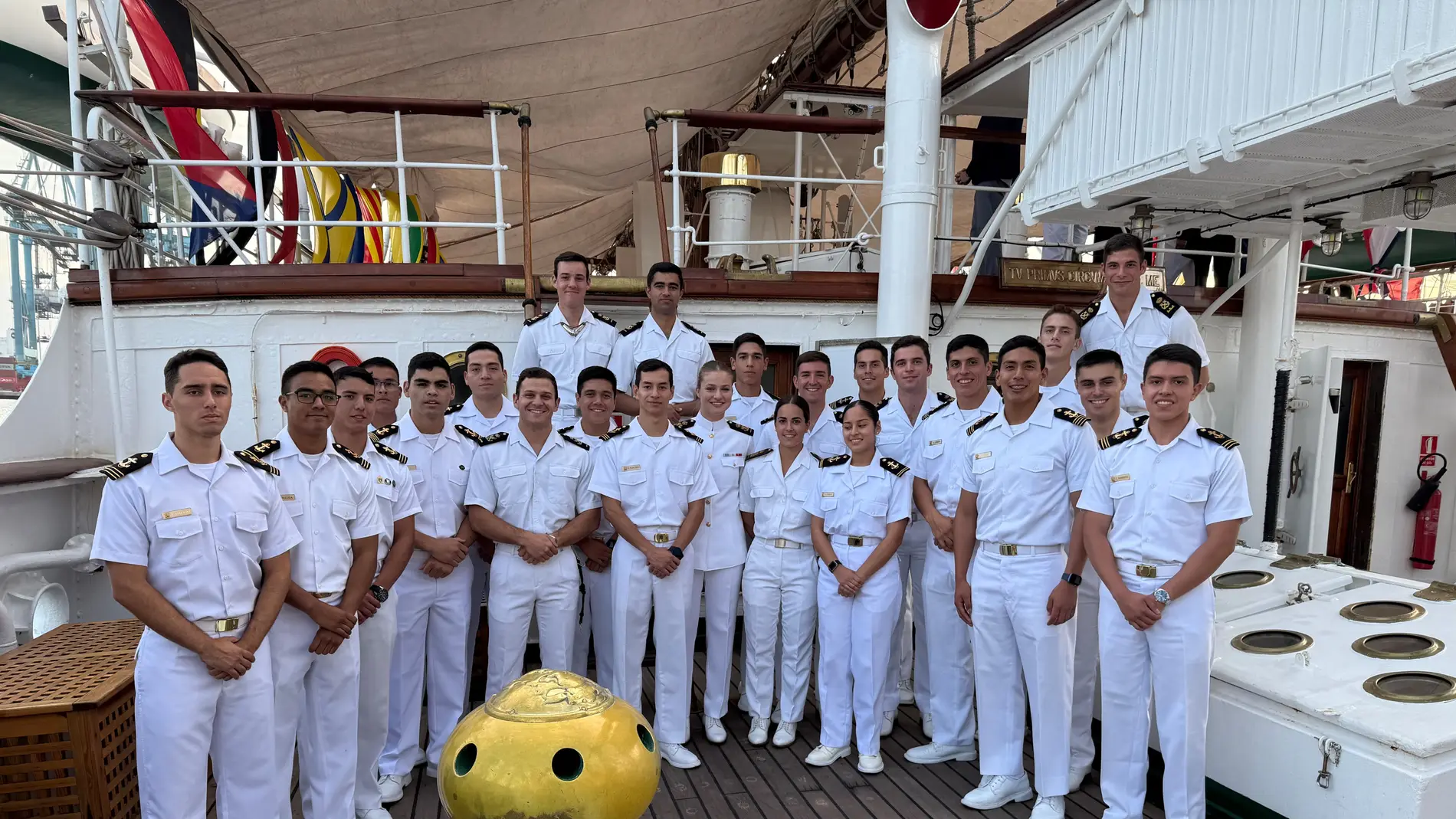 La princesa Leonor y los cadetes peruanos en el buque escuela ‘Unión’
