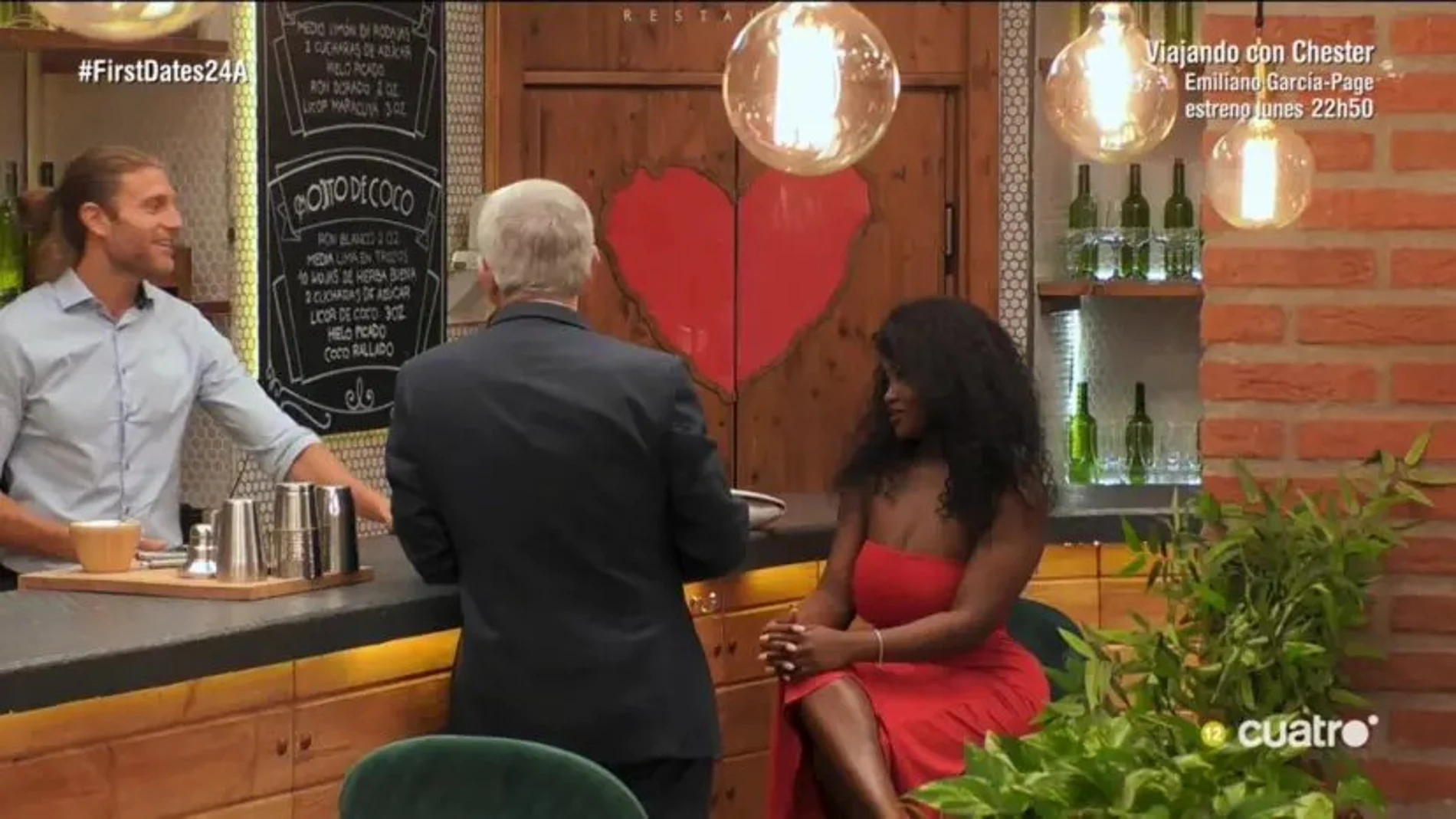 Matías, Carlos Sobera y Yinaris en 'First Dates'