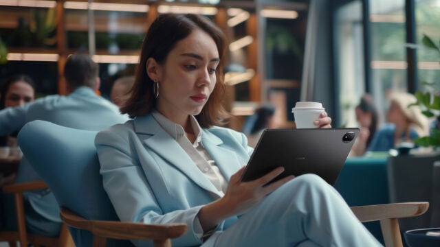 Ligera como pocas, pero con potencia para estudiar, trabajar o ver películas con calidad