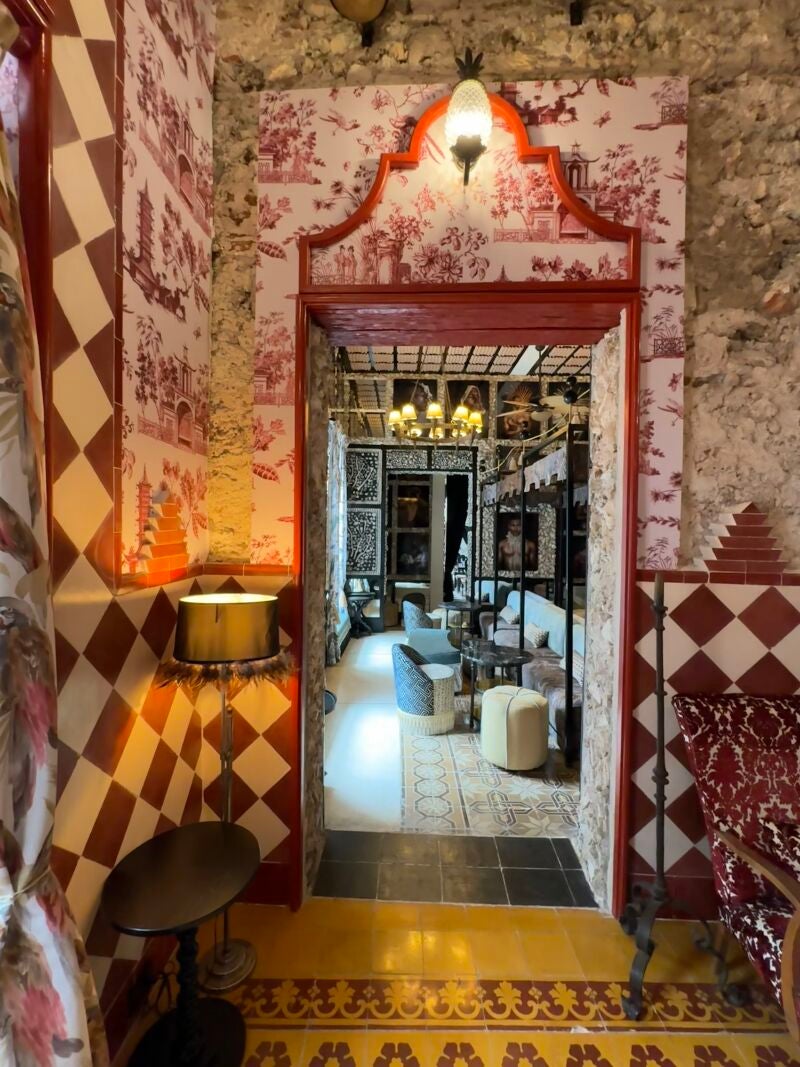 Interior del hotel Casa Lola
