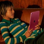 El nuevo iPad (2025) trae incorporado un chip más potente pensado para usar Apple Intelligence