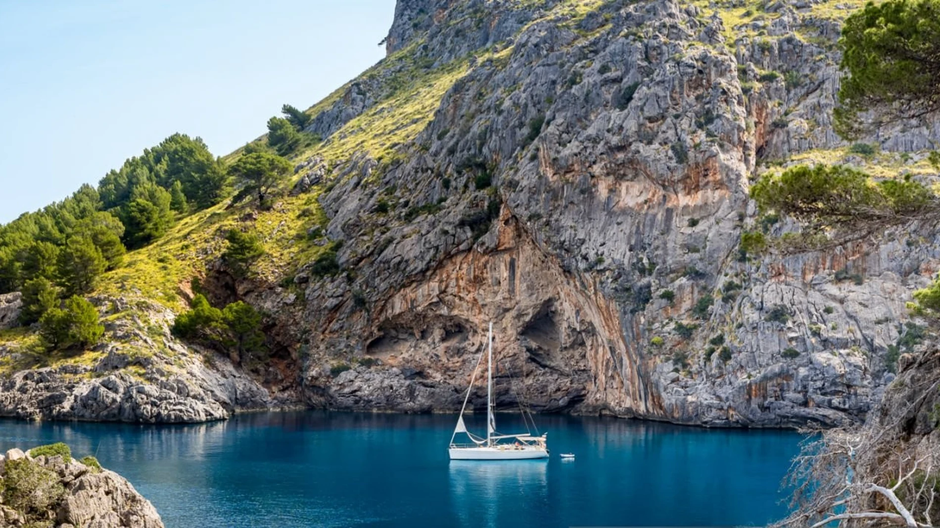 Primavera en la sierra de Tramuntana: senderismo, gastronomia y pueblos con encanto