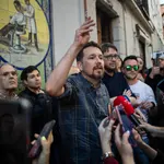 El Ayuntamiento de Madrid sanciona a Pablo Iglesias por exceso de aforo en la Taberna Garibaldi