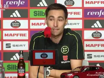 De Burgos Bengoechea, emocionado al hablar de cómo se sufren las críticas De Burgos Bengoechea, emocionado al hablar de cómo se sufren las críticas