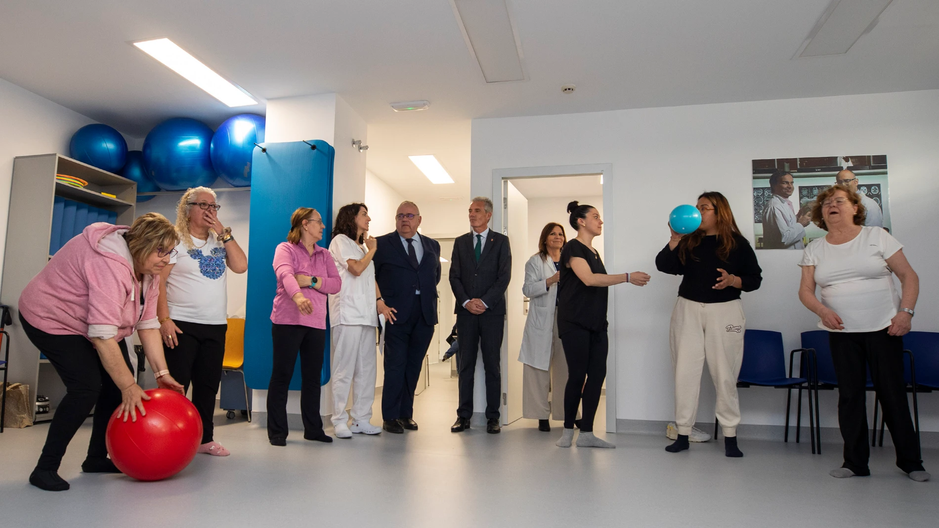 El consejero de Sanidad conoce el espacio habilitado en la capital abulense